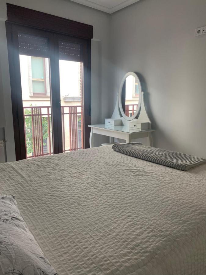 Apartamento Deluxe, 4 Habitaciones, Parking Madrid Exteriör bild